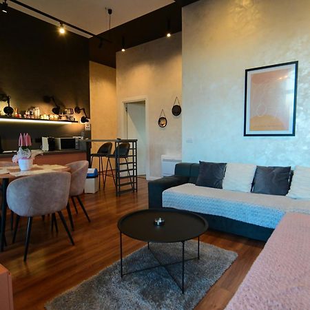 Stylish Two Bedroom House With Private Pool Tiranë Rom bilde