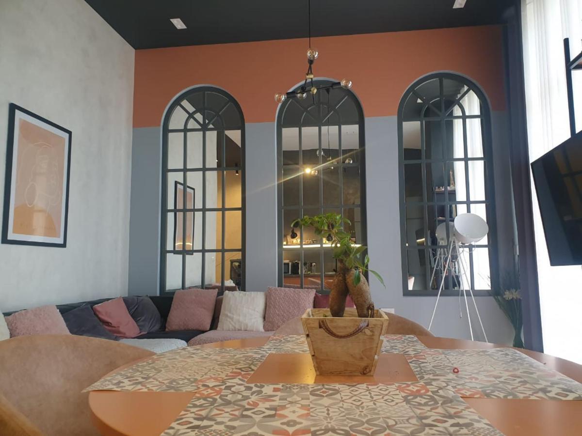 Stylish Two Bedroom House With Private Pool Tiranë Eksteriør bilde