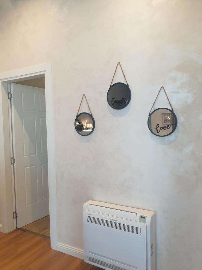 Stylish Two Bedroom House With Private Pool Tiranë Eksteriør bilde