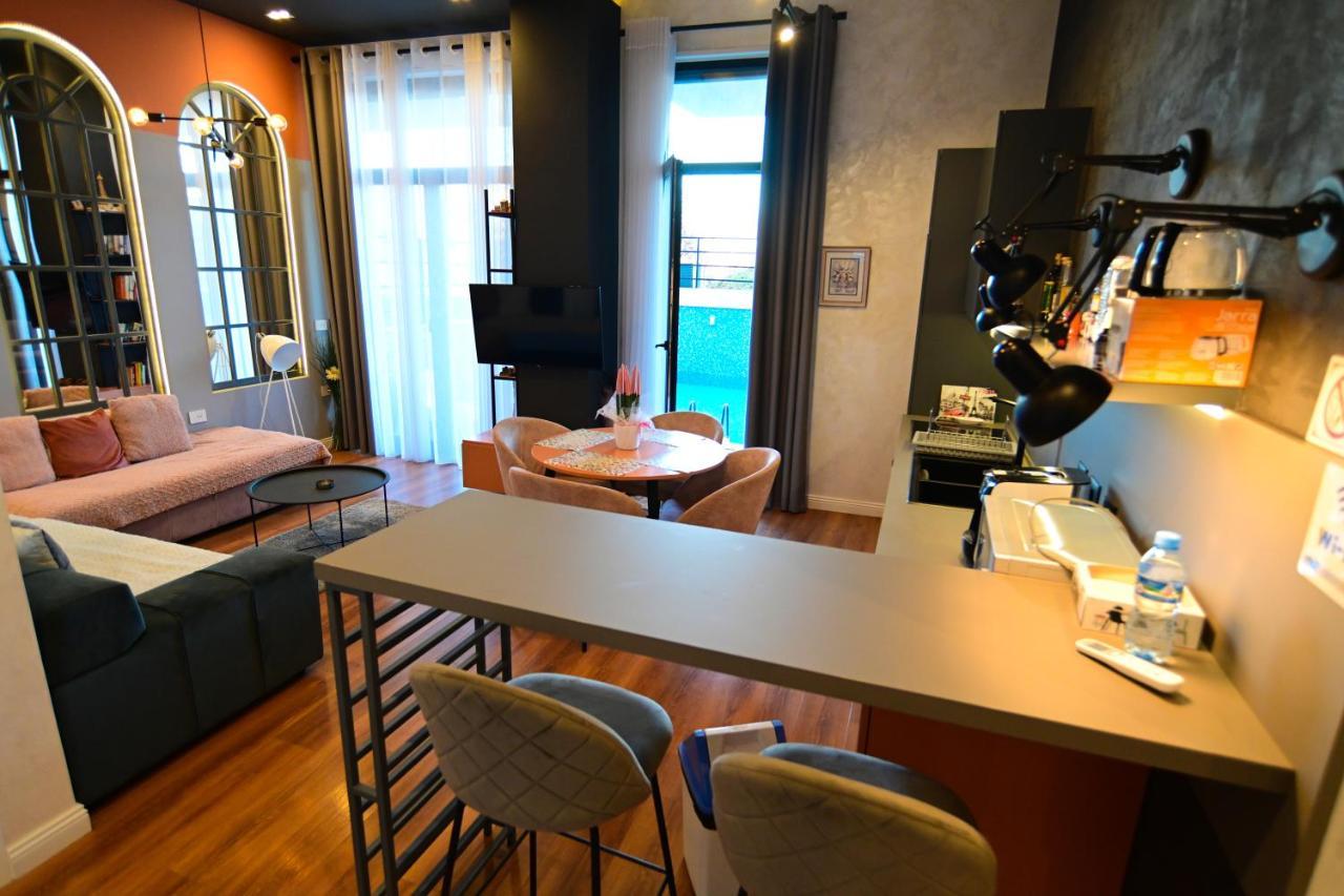 Stylish Two Bedroom House With Private Pool Tiranë Eksteriør bilde