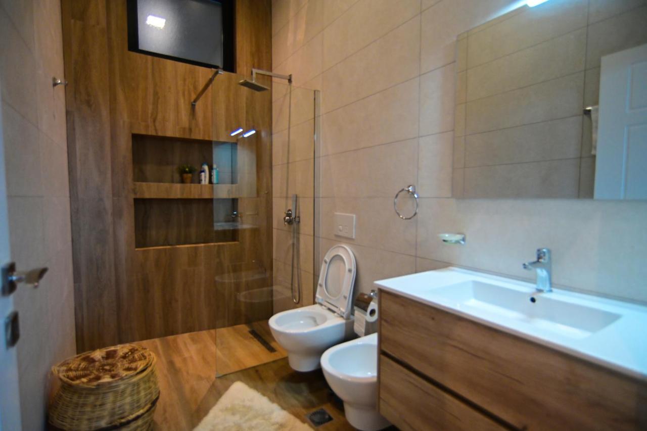 Stylish Two Bedroom House With Private Pool Tiranë Eksteriør bilde